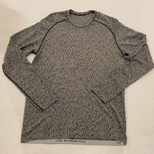 Men’s lululemon long sleeve shirt